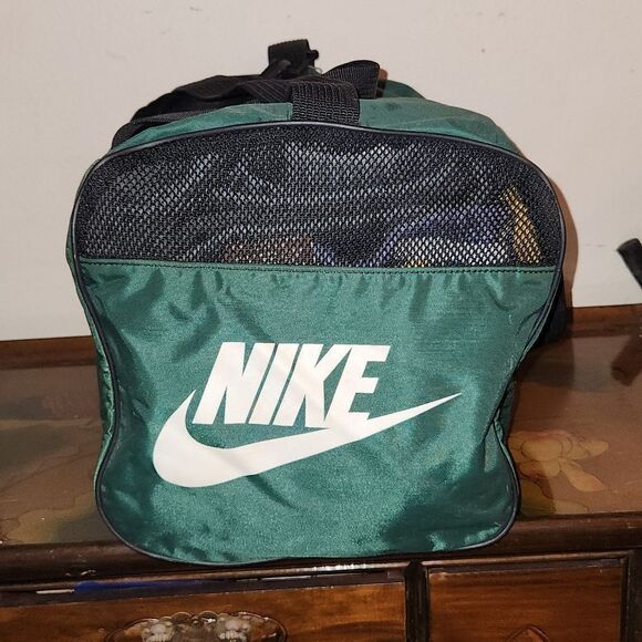 Vintage 90's Nike Duffle Bag - Picture 3 of 8